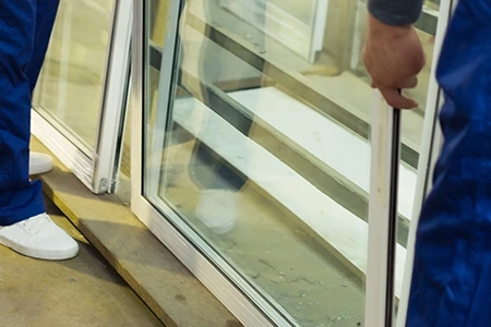 Commercial Glass Repair Technician in Hialeah Gardens, FL